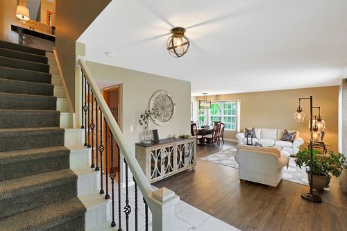 747 Warwick Ct, Carol Stream, IL, 60188-4334 | Card Image