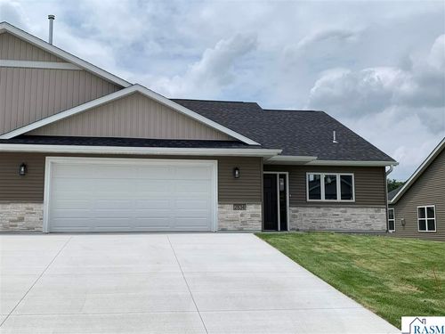 2834 Meadowview Ln Ne, Owatonna, MN, 55060-2481 | Card Image