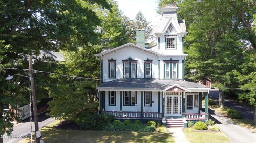 75 Maple Ave, Troy, NY, 12180-5129 | Card Image