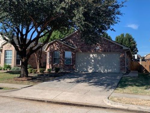 6421 Geneva Ln, Fort Worth, TX, 76131-1230 | Card Image