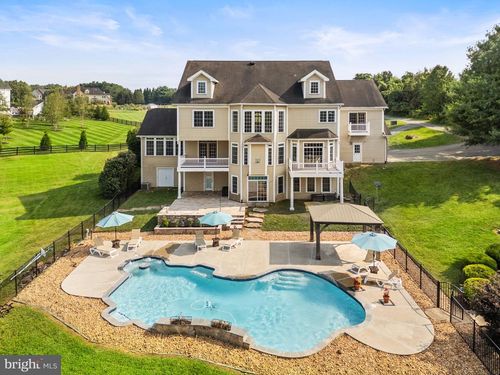 39260 Charles Town Pike, Hamilton, VA, 20158-3316 | Card Image