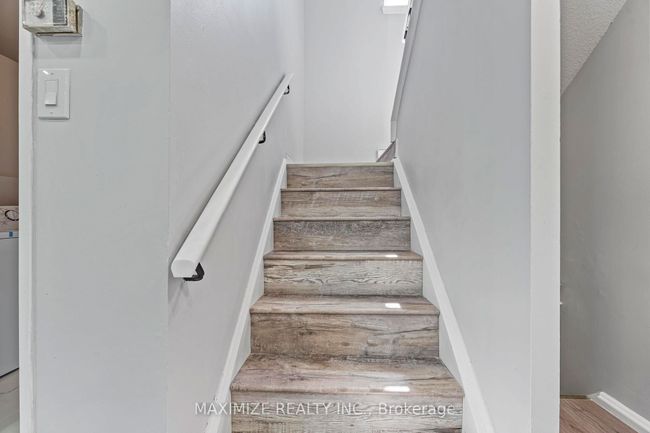 192 - 1055 Dundas St E, Condo with 3 bedrooms, 1 bathrooms and null parking in Mississauga ON | Image 11