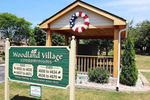 4661 S Woodland Drive, Greenfield, WI, 53220 | Card Image