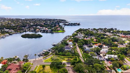 1956 Coffee Pot Blvd Ne, SAINT PETERSBURG, FL, 33704-4632 | Card Image