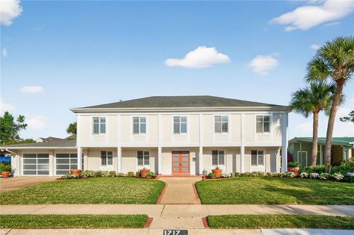1717 Oriole St, New Orleans, LA, 70122-2221 | Card Image