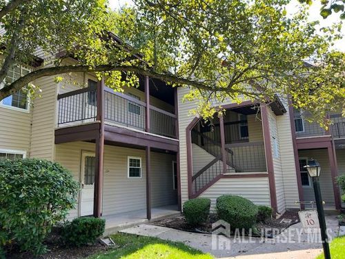 10-B Benjamin Franklin Dr, Monroe, NJ, 08831-5422 | Card Image