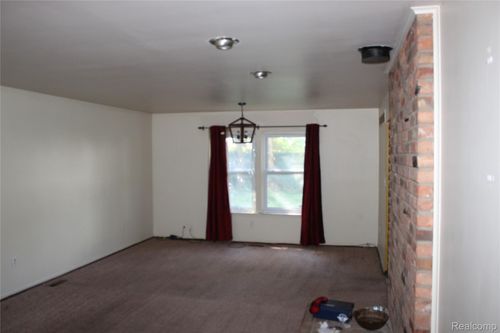 15741 Pomona Dr, Redford, MI, 48239-3850 | Card Image