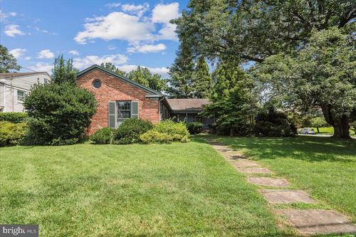 7201 Marbury Rd, BETHESDA, MD, 20817-6180 | Card Image
