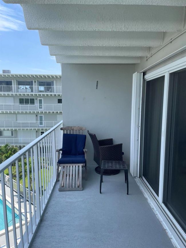 APT-410 - 3500 S Ocean Blvd, Condo with 2 bedrooms, 2 bathrooms and null parking in South Palm Beach FL | Image 6