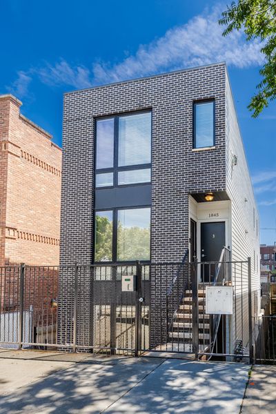 2 - 1845 W 21st Place, Condo with 3 bedrooms, 2 bathrooms and 1 parking in Chicago IL | Image 1