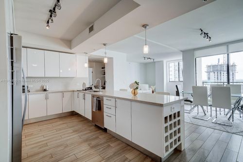 apt-1612-999 Sw 1st Ave, Miami, FL, 33130-3441 | Card Image