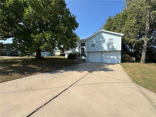 501 Chase Ct, Blue Springs, MO, 64014-3816 | Card Image