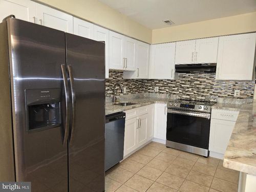 17 Bridgewater Dr, MARLTON, NJ, 08053-4208 | Card Image