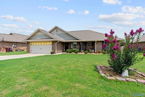 28165 Nuke Whitt Ln, Ardmore, AL, 35739-8409 | Card Image