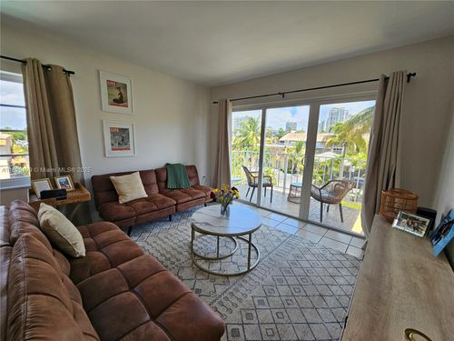 apt-301-3944 Ne 167th St, North Miami Beach, FL, 33160-3572 | Card Image