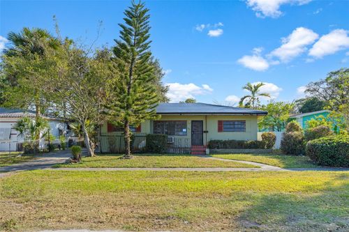 760 Ne 147th St, North Miami, FL, 33161-2363 | Card Image