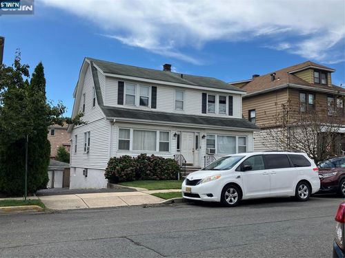 226 Desoto Pl, Cliffside Park, NJ, 07010-1008 | Card Image