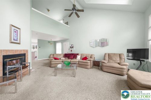 275 Ridings Cir, Macungie, PA, 18062-1809 | Card Image