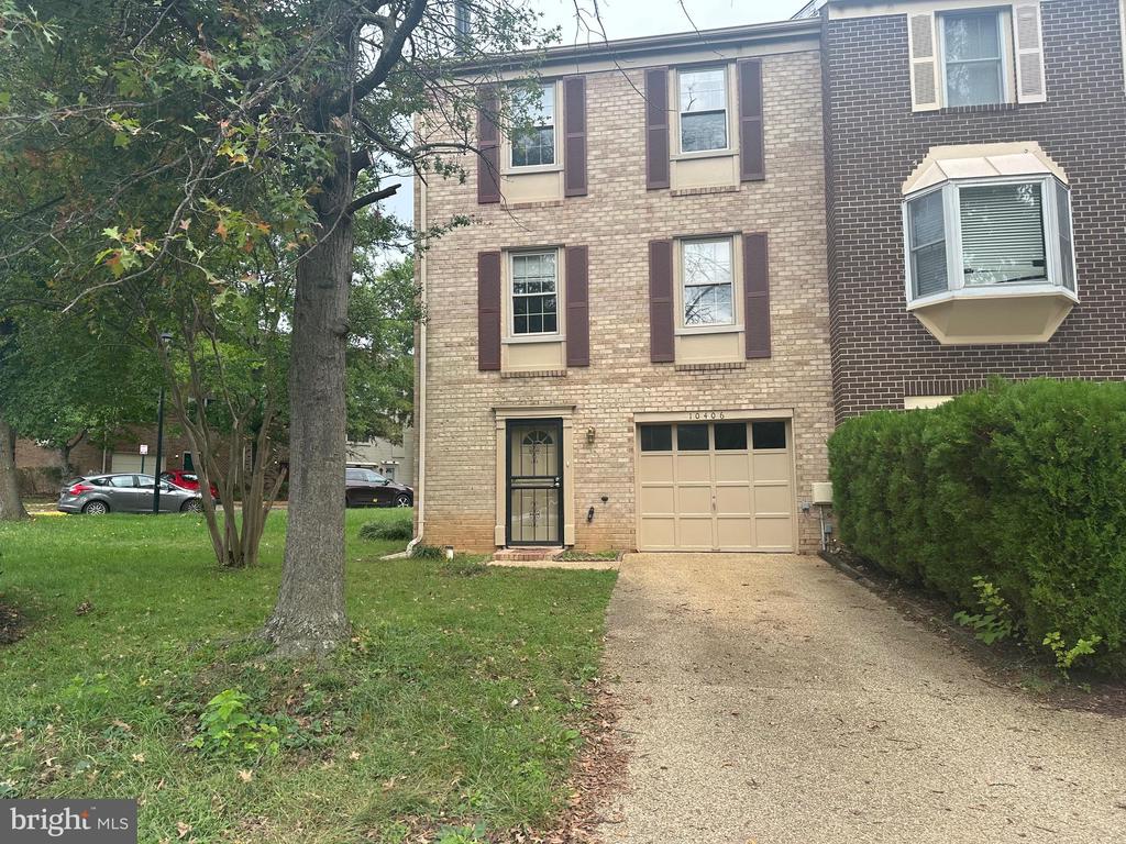 Storch Dr, Lanham, MD 20706