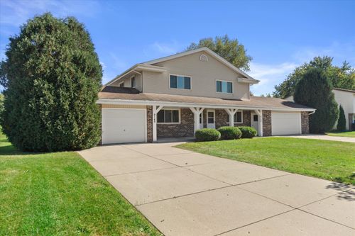 8148 S 88th St, Franklin, WI, 53132-9173 | Card Image