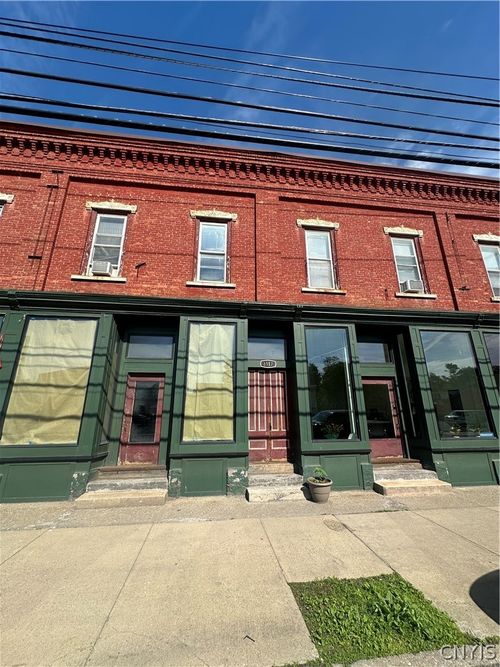 8917 N Seneca St, Weedsport, NY, 13166-8568 | Card Image