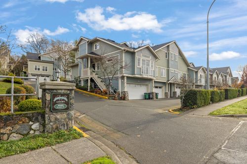 5-4079 Douglas St, Victoria, BC, V8X5M4 | Card Image