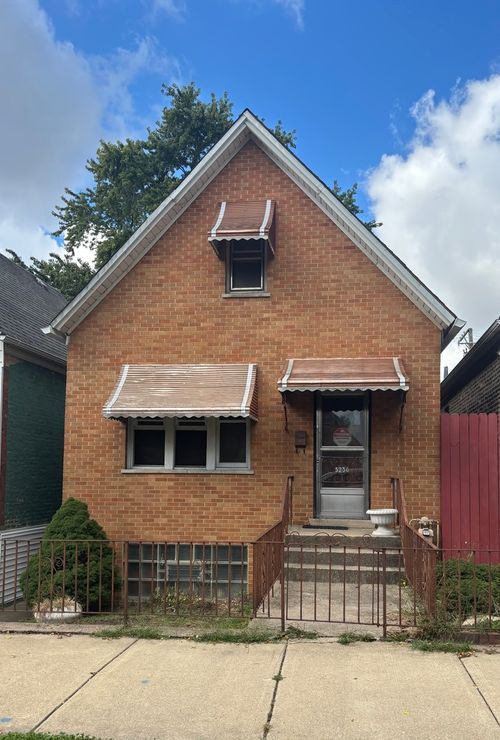 3236 S Leavitt Street, Chicago, IL, 60608 | Card Image