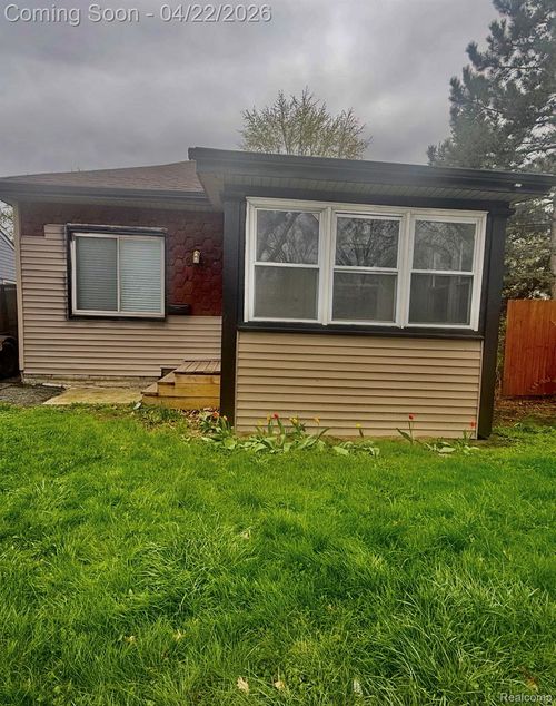 1604 E Meyers Ave, Hazel Park, MI, 48030-2182 | Card Image