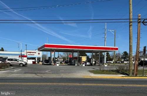 135 E Main St, Penns Grove, NJ, 08069-1408 | Card Image