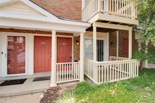 9041 N Swan Cir, Saint Louis, MO, 63144-1142 | Card Image