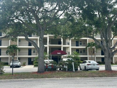 402-7461 W Country Club Dr N, SARASOTA, FL, 34243-4516 | Card Image