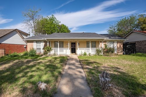 1017 Mill River Dr, Garland, TX, 75043-5042 | Card Image