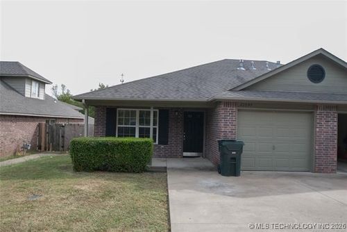 a-2107 Cornerstone Ave, Claremore, OK, 74017-2032 | Card Image