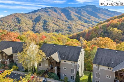 apt-212-157 Hawks Peak Ln, Seven Devils, NC, 28604-7243 | Card Image