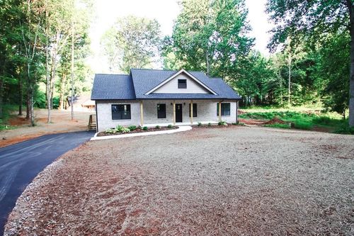 329 Webb Dr, Sparta, TN, 38583 | Card Image