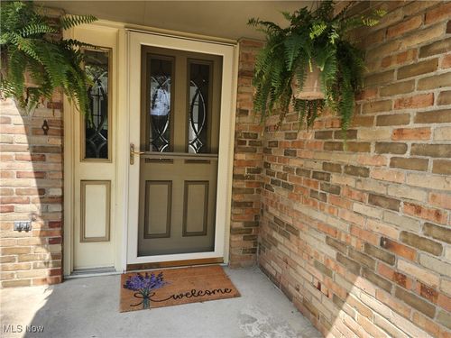22 Acorn Ln, Coshocton, OH, 43812-2468 | Card Image