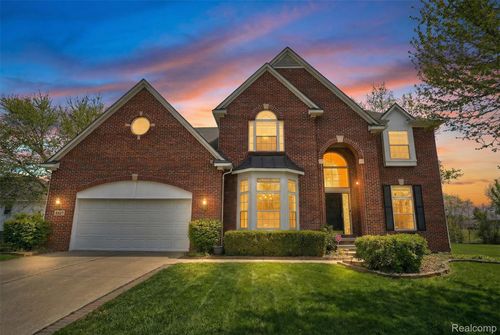 4337 Meadowbrook Ct, Grand Blanc, MI, 48439-7322 | Card Image