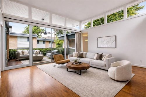 20-4300 Chastain Walk Ne, Atlanta, GA, 30342-3361 | Card Image