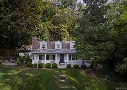 11 Sutton Rd, Millbrook, NY, 12545-5405 | Card Image
