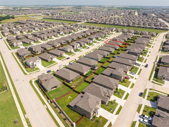 Walking distance to Hatfield Elementary (top left) | Image 38