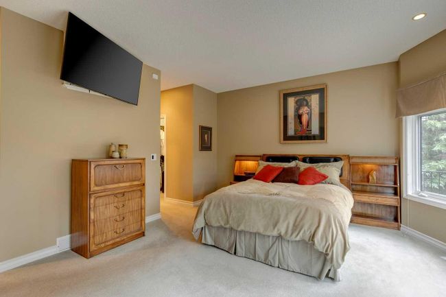 23 Prominence Point Sw, Home with 2 bedrooms, 2 bathrooms and 4 parking in Calgary AB | Image 13