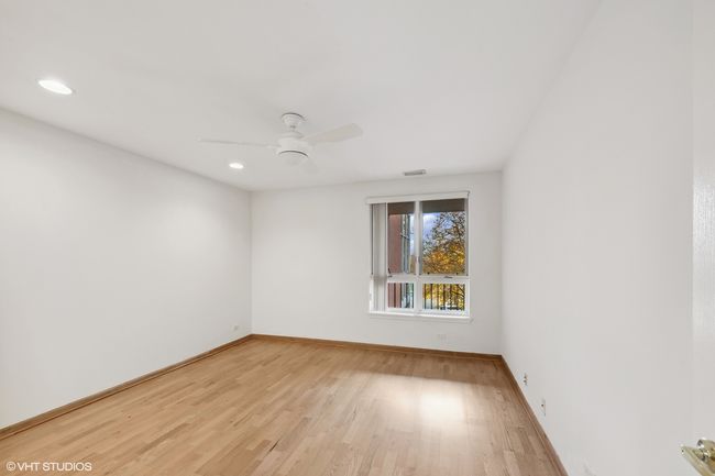 APT-209 - 3100 Lexington Ln, Condo with 2 bedrooms, 2 bathrooms and 1 parking in Glenview IL | Image 8