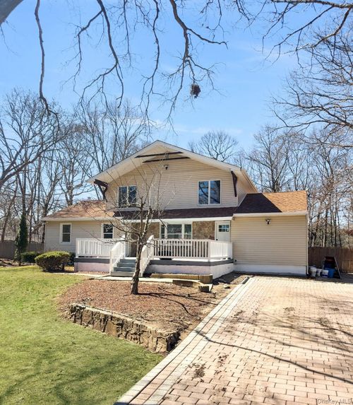 36 Arbutus Ct, Ronkonkoma, NY, 11779-6109 | Card Image