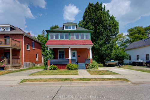 539 Moore St, Cambridge, ON, N3H3B3 | Card Image