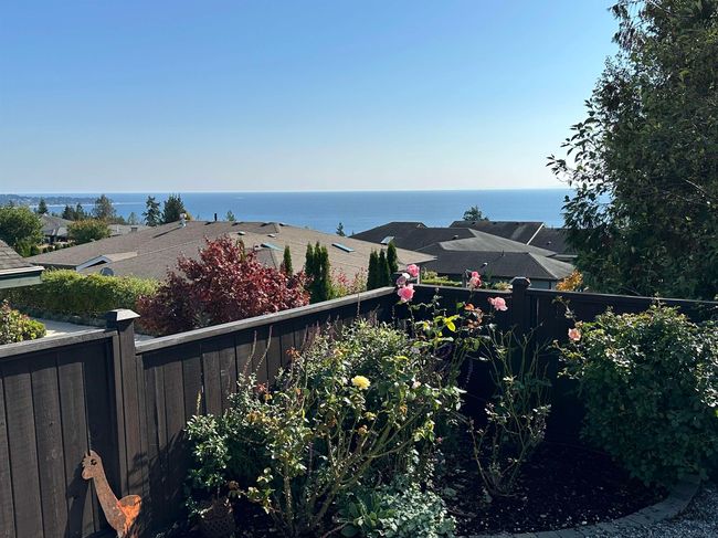 6251 Oracle Rd, House other with 3 bedrooms, 2 bathrooms and null parking in Sechelt BC | Image 28