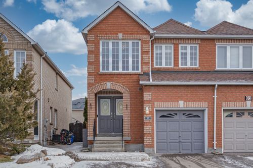 80 Giancola Cres, Maple, ON, L6A2T5 | Card Image