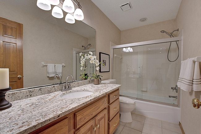 Upper Bath | Image 34