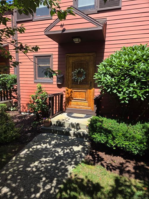40-40 Courtland Dr, Groton, CT, 06340-3834 | Card Image