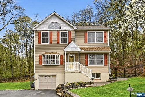 219 Snake Den Road, Wanaque, NJ, 07465 | Card Image