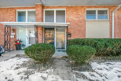 6735 N Lawndale Avenue, Lincolnwood, IL, 60712 | Card Image